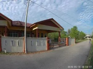 Oriental Homestay Dungun - Kampong Pak Sabah