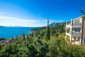 Lygia Villa Sleeps 6 Pool Air Con WiFi Lefkada Greece
