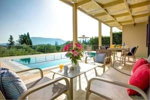 Fiskardo Villa Sleeps 4 Pool Air Con WiFi Kefalloniá Greece