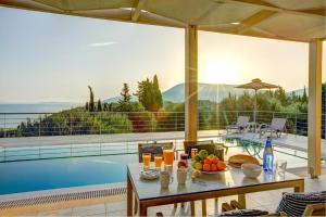 Fiskardo Villa Sleeps 4 Pool Air Con WiFi Kefalloniá Greece