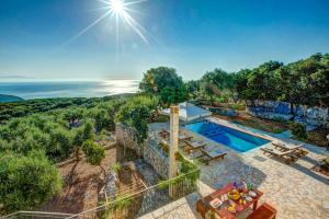 Perachori Villa Sleeps 6 Pool Air Con WiFi Ithaka Greece