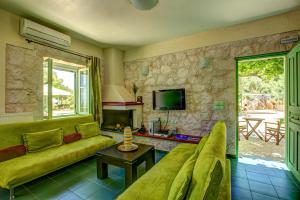 Perachori Villa Sleeps 6 Pool Air Con WiFi Ithaka Greece