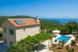 Perachori Villa Sleeps 6 Pool Air Con WiFi Ithaka Greece