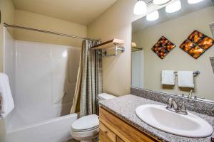 Holiday Home room in Modoc 6