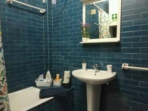 ! Free Parking Street ! Ground Floor with Washer!