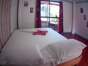Casa de Viajeros (2nd floor) spacious aircon room