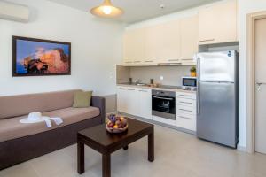 Apartment with Balcony and Sea View