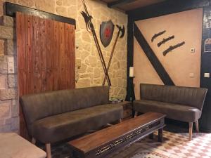 Außergewöhnliche Ferienwohnung WACHSTUBE mit 3 Schlafräumen im Rittergut Leppersdorf bei Radeberg