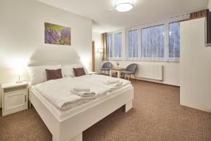 King Room with Two King Beds room in Pension Varta