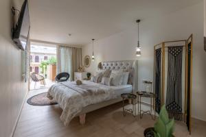 Junior Suite with Garden View room in Stelios Gardens