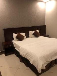 شقق المنزل الماسي للشقق المخدومة