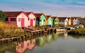 Campings Camping Les Charmettes-Mobile Home Vacances : photos des chambres