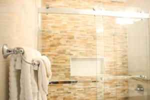 Cools 1 bedroom Beach & Garden View