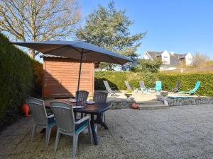 Maisons de vacances Holiday home in Saint Cast Le Guildo with garden : photos des chambres