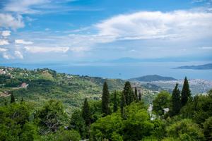 To Stefani tis Makrinas Pelion Greece