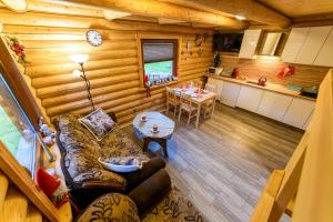 DOMKI SWOJSKIE CHATKI