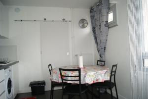 Appartements Jordan, proche centre, wifi, linge, produits, menage, : photos des chambres
