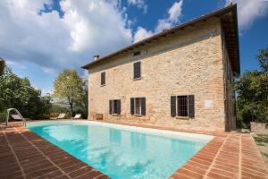 Talu Tabiano Castello Villa Sleeps 14 with Pool and WiFi Tabiano Itaalia