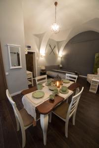 Ultra central medieval apartment