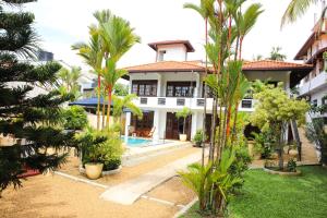 Sky and Sand Guesthouse