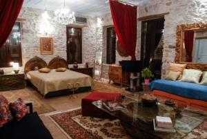 Antique Red Luxury Suite 75 sqm Achaia Greece