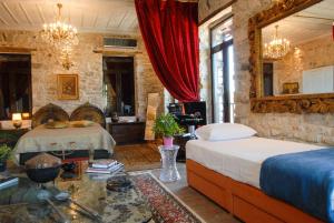 Antique Red Luxury Suite 75 sqm Achaia Greece