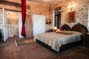 Antique Red Luxury Suite 75 sqm Achaia Greece