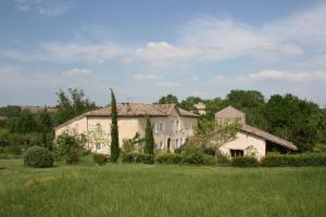 Sejours a la campagne Puechblanc Gites et Chambre d'hote dans le Triangle d'or Gaillac-Albi-Cordes sur Ciel : photos des chambres