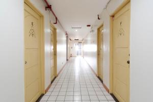 RedDoorz Plus near Johnson and Johnson Paranaque