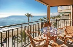 Cozy Apartment In Torrevieja - Торрев'єха