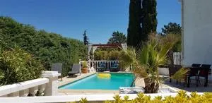 Villa T3 à 10' de Cassis - Piscine privée et cuisine d'été extérieure - 卡努