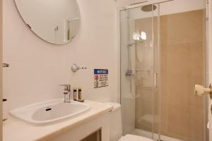 Cozy Tailor Made With a Refreshing Terrace