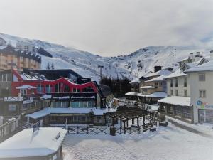 TODOSIERRANEVADA ZONA BAJA - APARTAMENTOS DE 4 DORMITORIOS - Junto a los Telecabinas