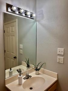 Sweet Spot Studio in PGA Village 2 beds B