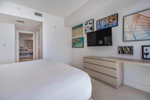 Two-Bedroom Apartment room in Ocean front 2 bedroom Hollywood Beach Resort 29th floor