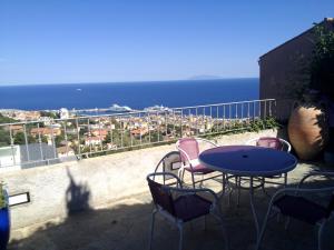 Maisons d'hotes Villa Patrizia : Studio - Vue sur Mer