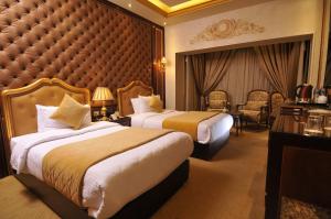 Standard Twin Room room in Golden Inn Hotel