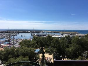 Apartment with Terrace room in Aiguaneu S´Ermita