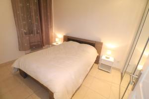 Carré dOr 1 bedroom 2 mins from Croisette 5 from Palais 243