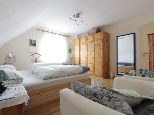 Two-Bedroom Apartment room in Ferienwohnung Münch