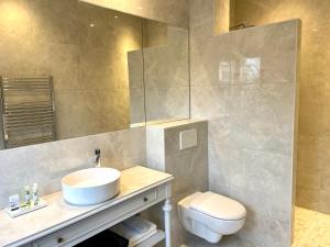 B&B / Chambres d'hotes VILLA DU CEDRE Honfleur : photos des chambres