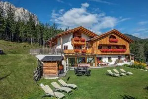 Garni Ciasa Urban - San Leonardo