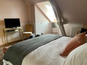 B&B / Chambres d'hotes VILLA DU CEDRE Honfleur : photos des chambres