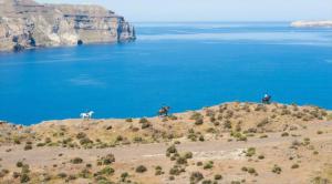 Caldera sky & sea ( price includes a small car 4s) Santorini Greece