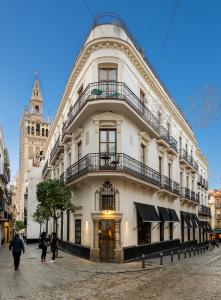 SevilleBnB Group- Cathedral Apartment, 2nd Floor