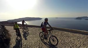 Caldera sky & sea ( price includes a small car 4s) Santorini Greece