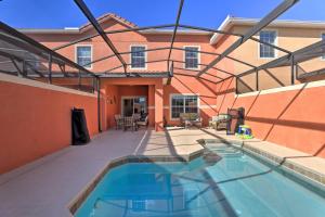 Holiday Home room in Resort Getaway with Pool Access 7 Miles to Disney