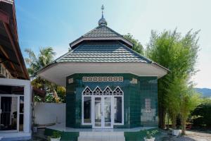 RedDoorz @ Hotel Horas Palopo