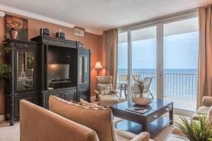 Three Bedroom Apartment room in San Carlos #1006