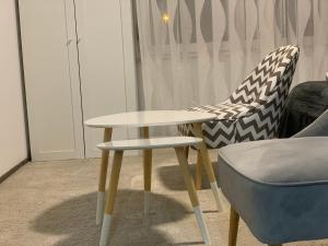 GREEN APARTMENT BY ALEX RAFAEL 